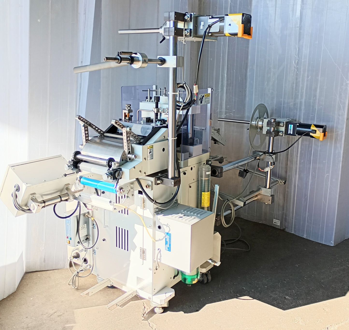 富士商工マシナリー 　UDP-3000　フィルム打ち抜き連続プレス　fujishokomachinery-udp3000-8001