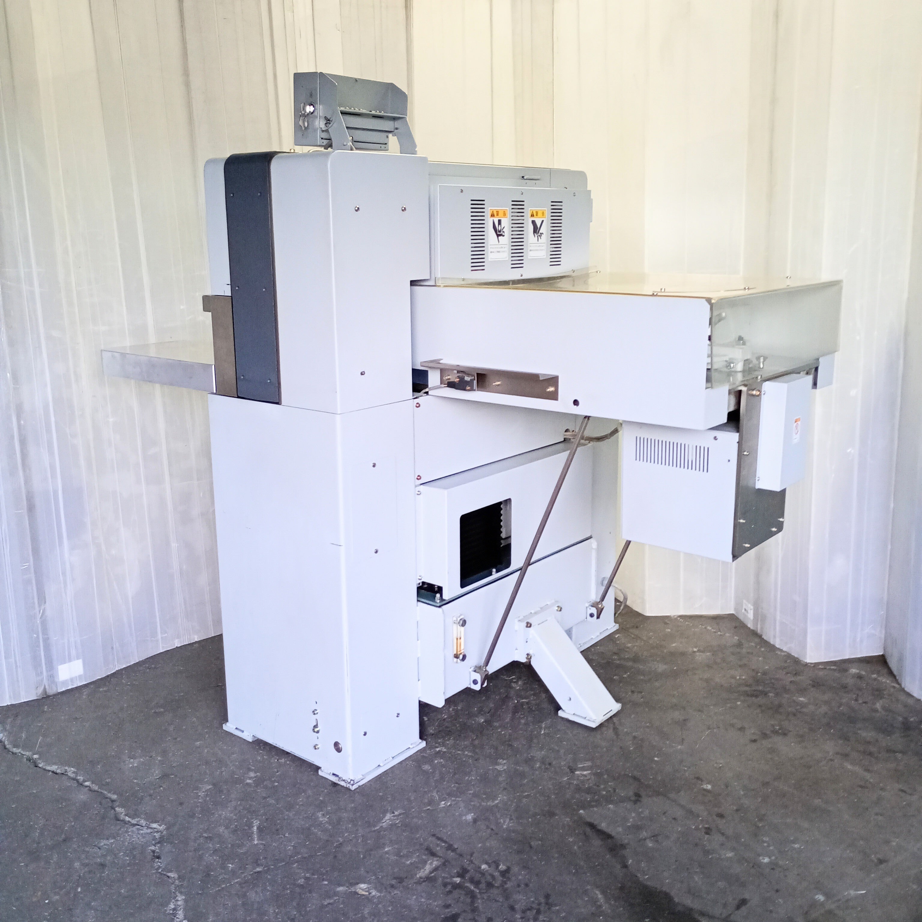 中古 ホリゾン APC-61Ⅱ 油圧断裁機 コンピューター式断裁機