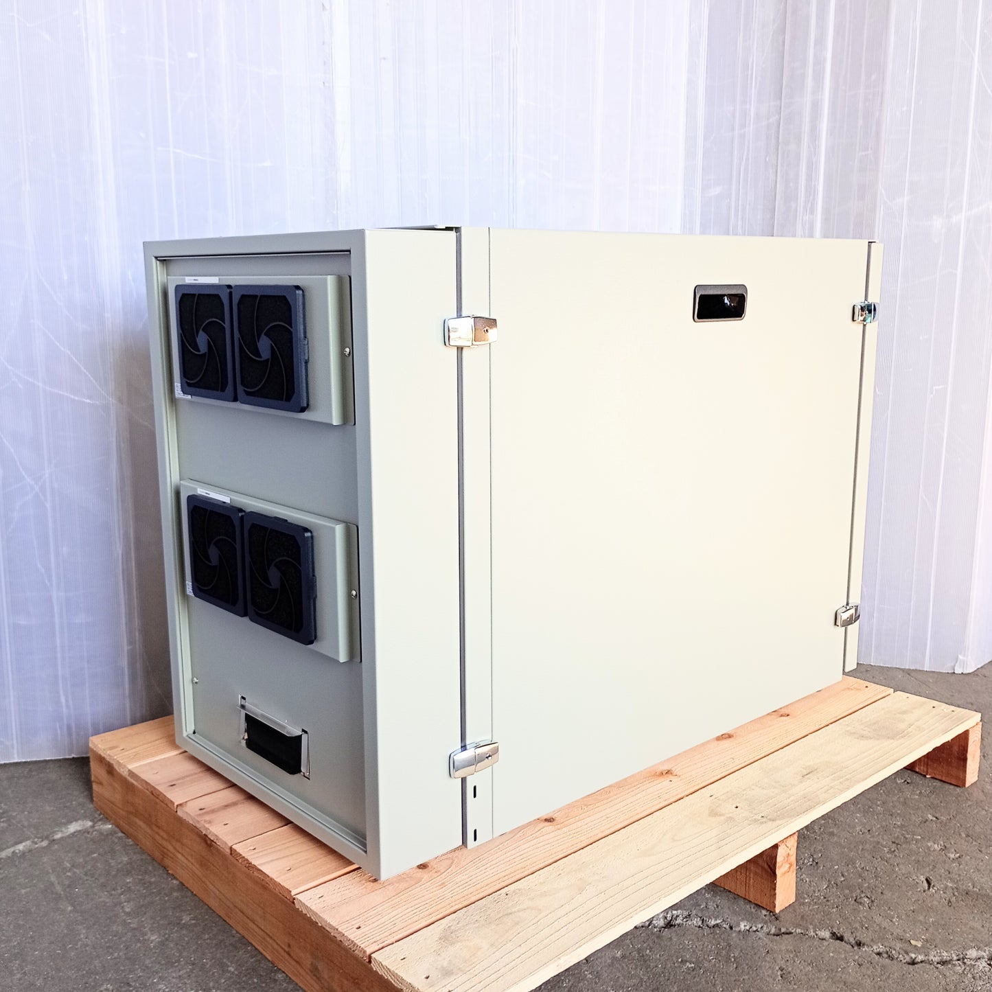 エスディエス まもる君 Light L48F467 防塵ラック パソコン収納 ファンタイプ 未使用品 sds-lightl48f467-5002