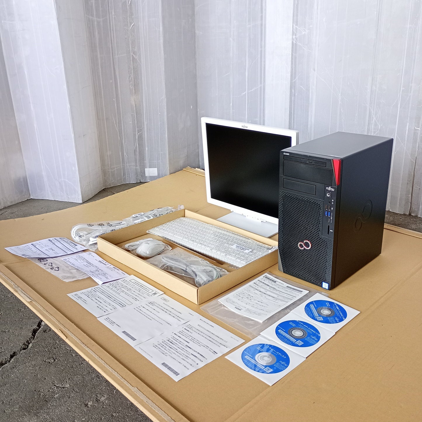 富士通 CELW11005 CELSIUS W5010 パソコン・ワークステーション 未使用品　fujitsu1-celw11005celsiusw5010pc-4001