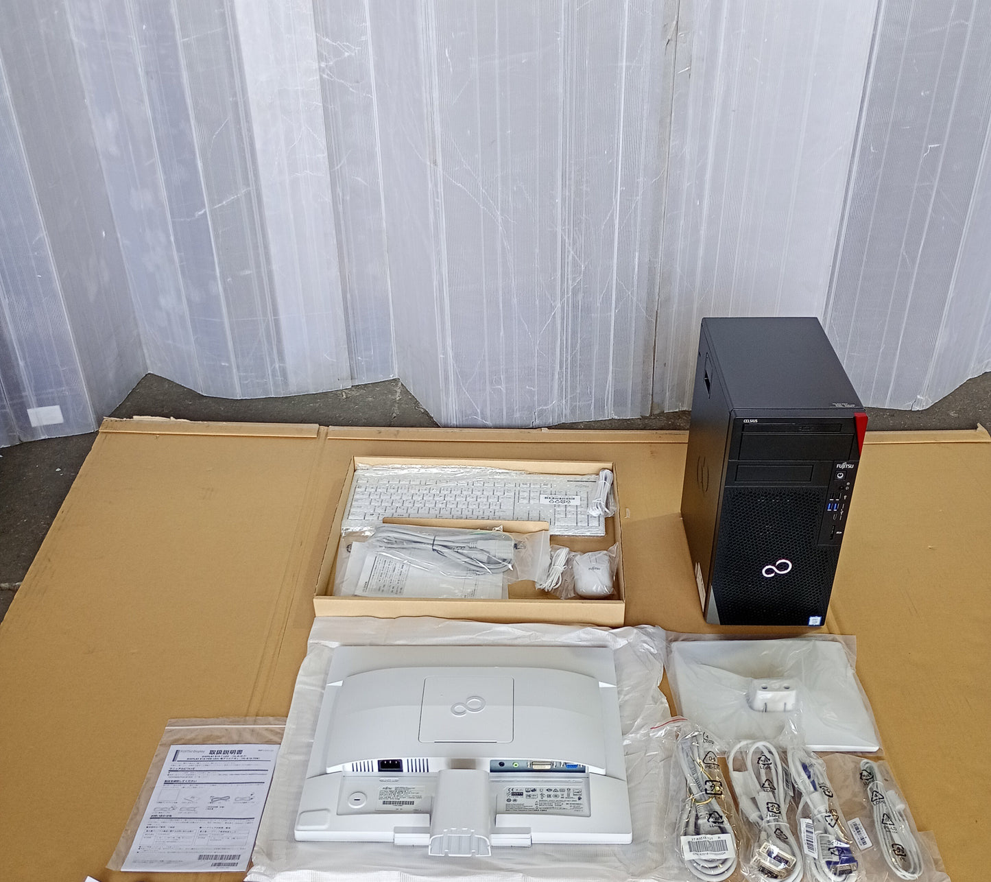 富士通 CELW11005 CELSIUS W5010 パソコン・ワークステーション 未使用品　fujitsu1-celw11005celsiusw5010pc-4001