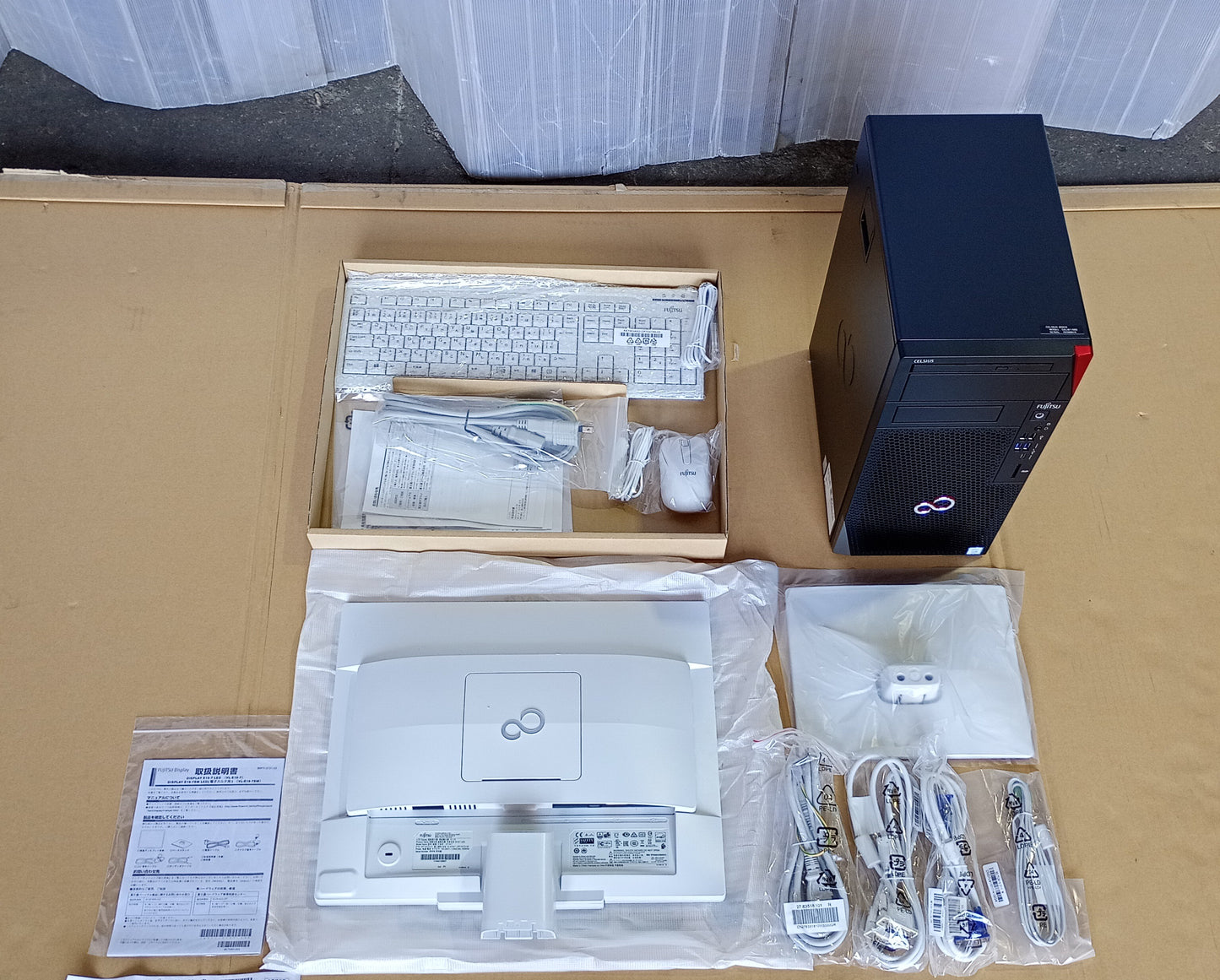 富士通 CELW11005 CELSIUS W5010 パソコン・ワークステーション 未使用品　fujitsu1-celw11005celsiusw5010pc-4001