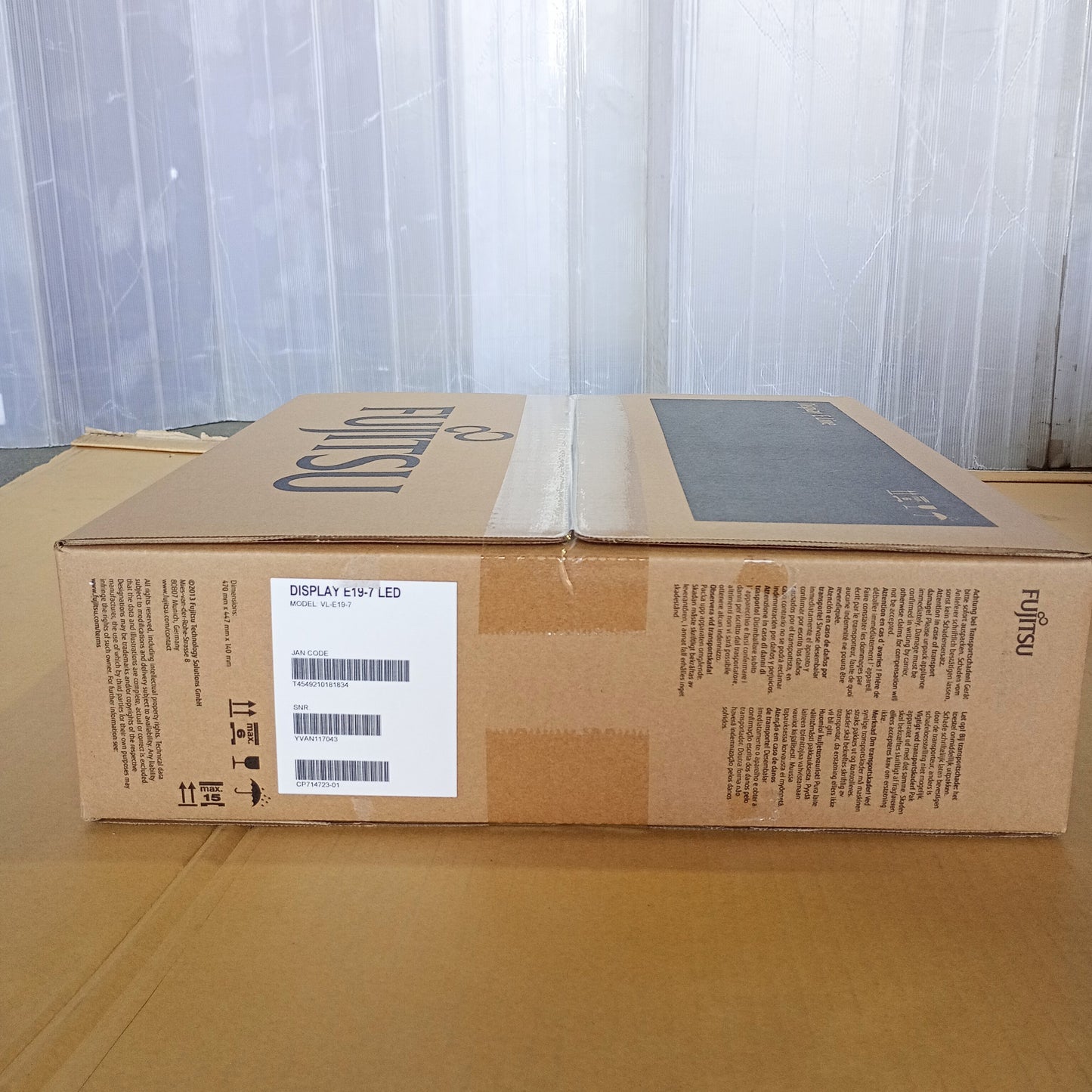 富士通 CELW11005 CELSIUS W5010 パソコン・ワークステーション 未使用品　fujitsu1-celw11005celsiusw5010pc-4001