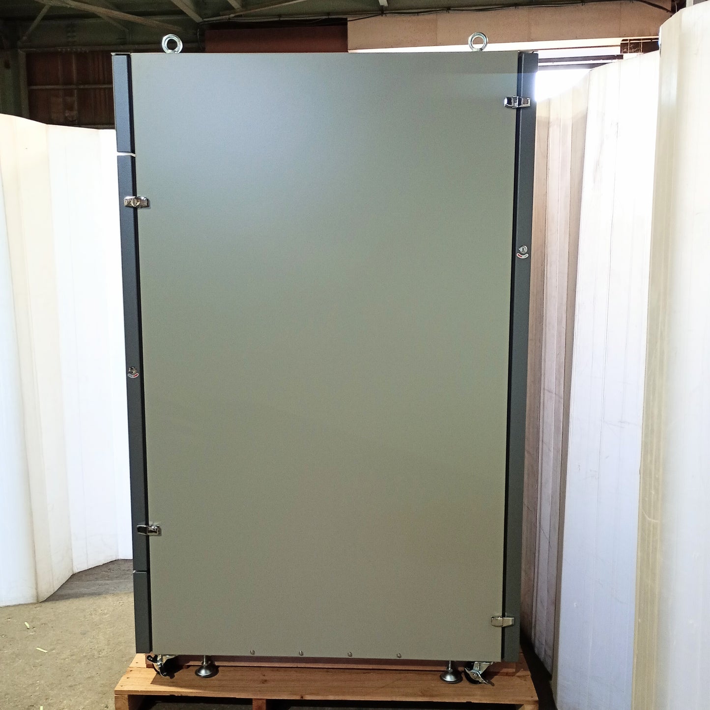 エスディエス まもる君 Pro Server SR-171F 防塵サーバーラック ラックマウント ファンタイプ　未使用品　sds-proserversr171f-9001