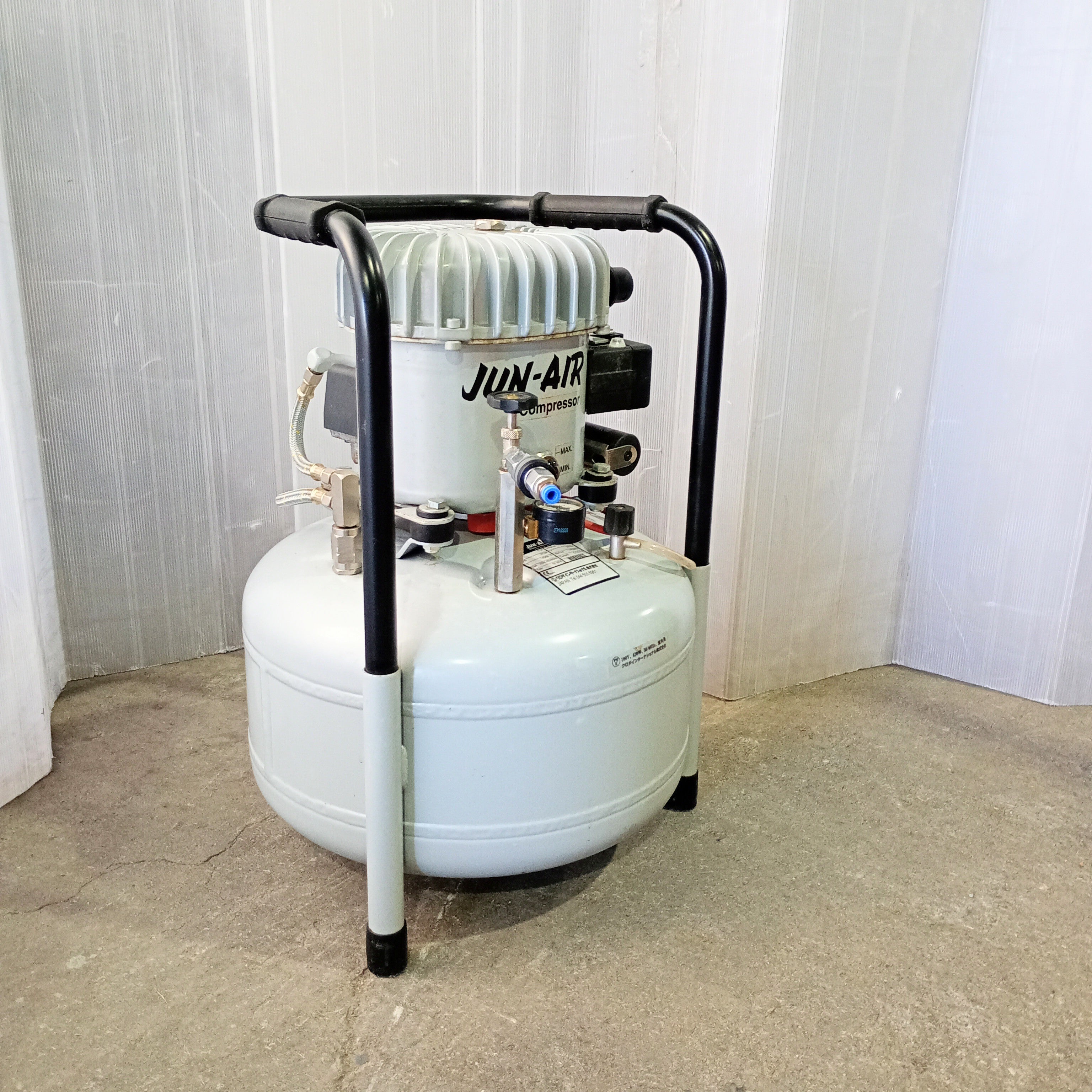 中古 JUN-AIR 6-25 エアーコンプレッサー コンプレッサー 研究設備